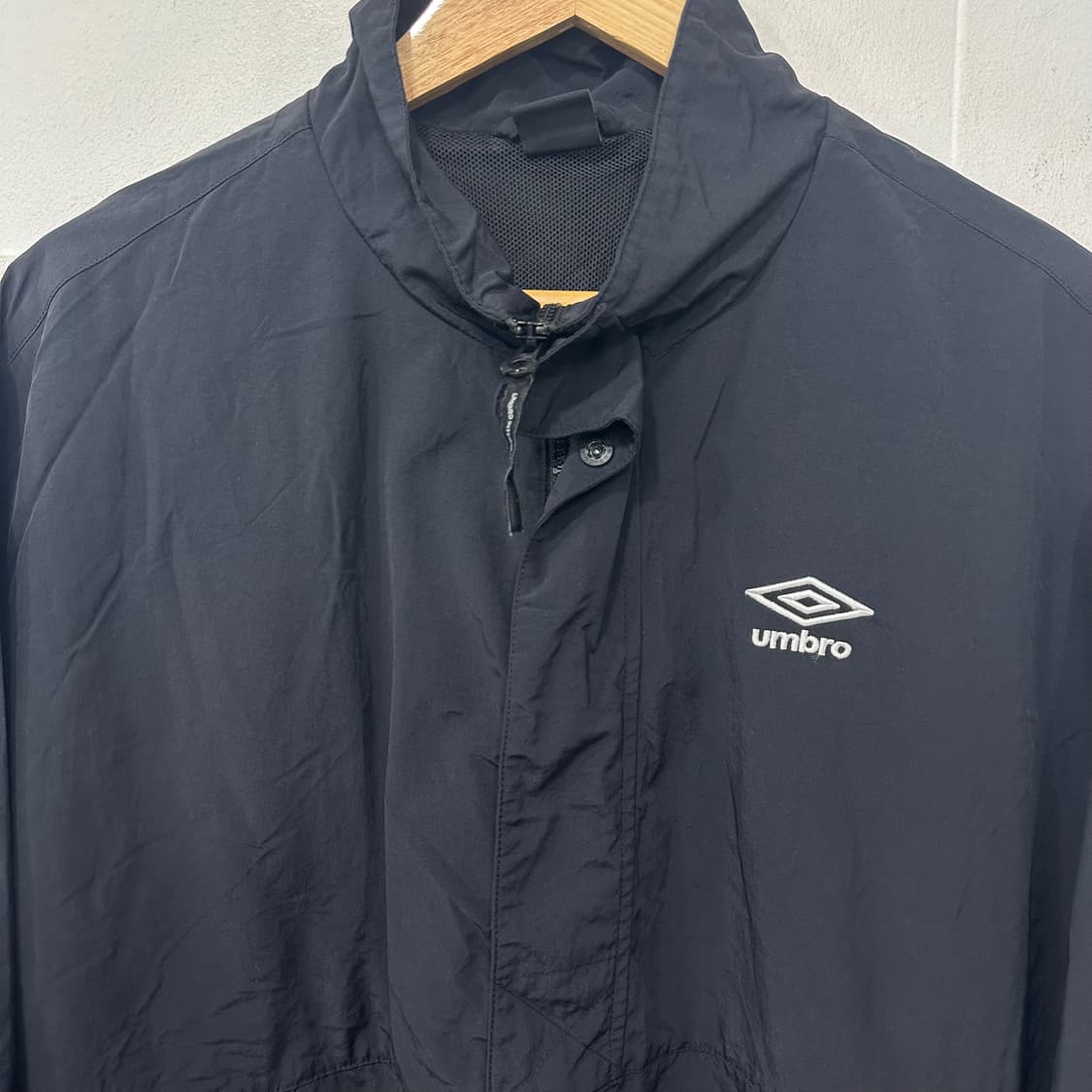 엄브로 반집업 바람막이 상품이미지2