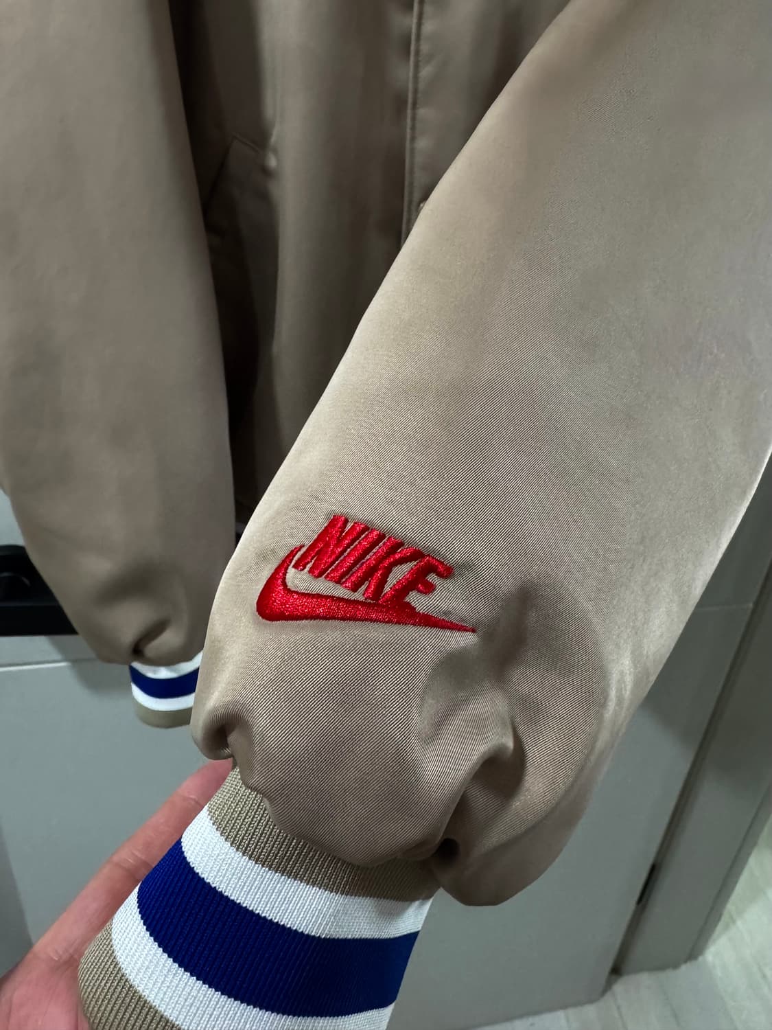 나이키 덕아웃 루즈 사틴 바시티 자켓 L 상품이미지3