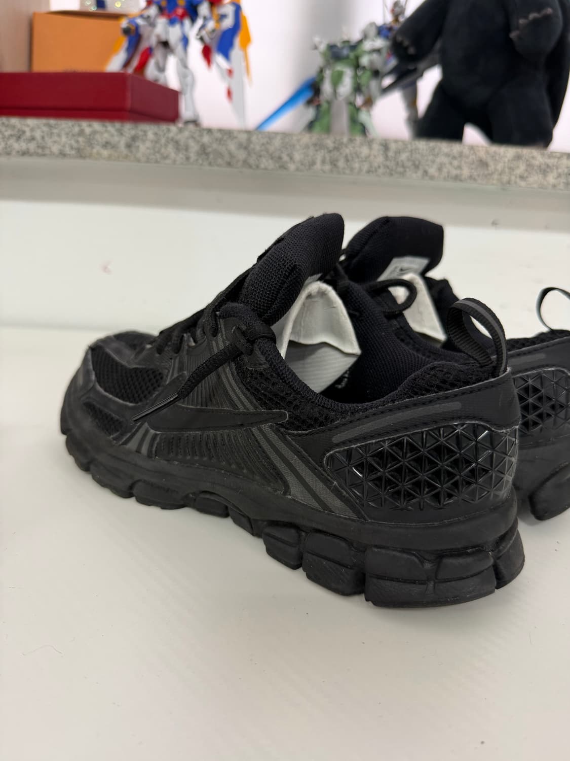 정품) 나이키 여성 줌 보메로5 운동화 235 상품이미지7