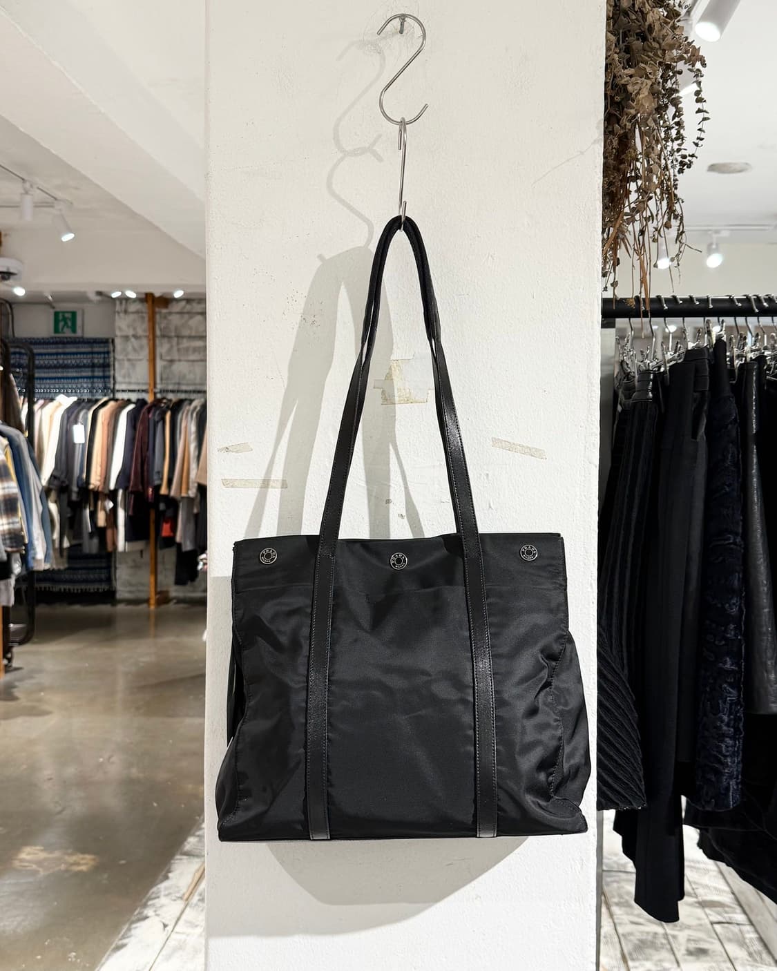 프라다 블랙 나일론 포코노 토트백 상품이미지2