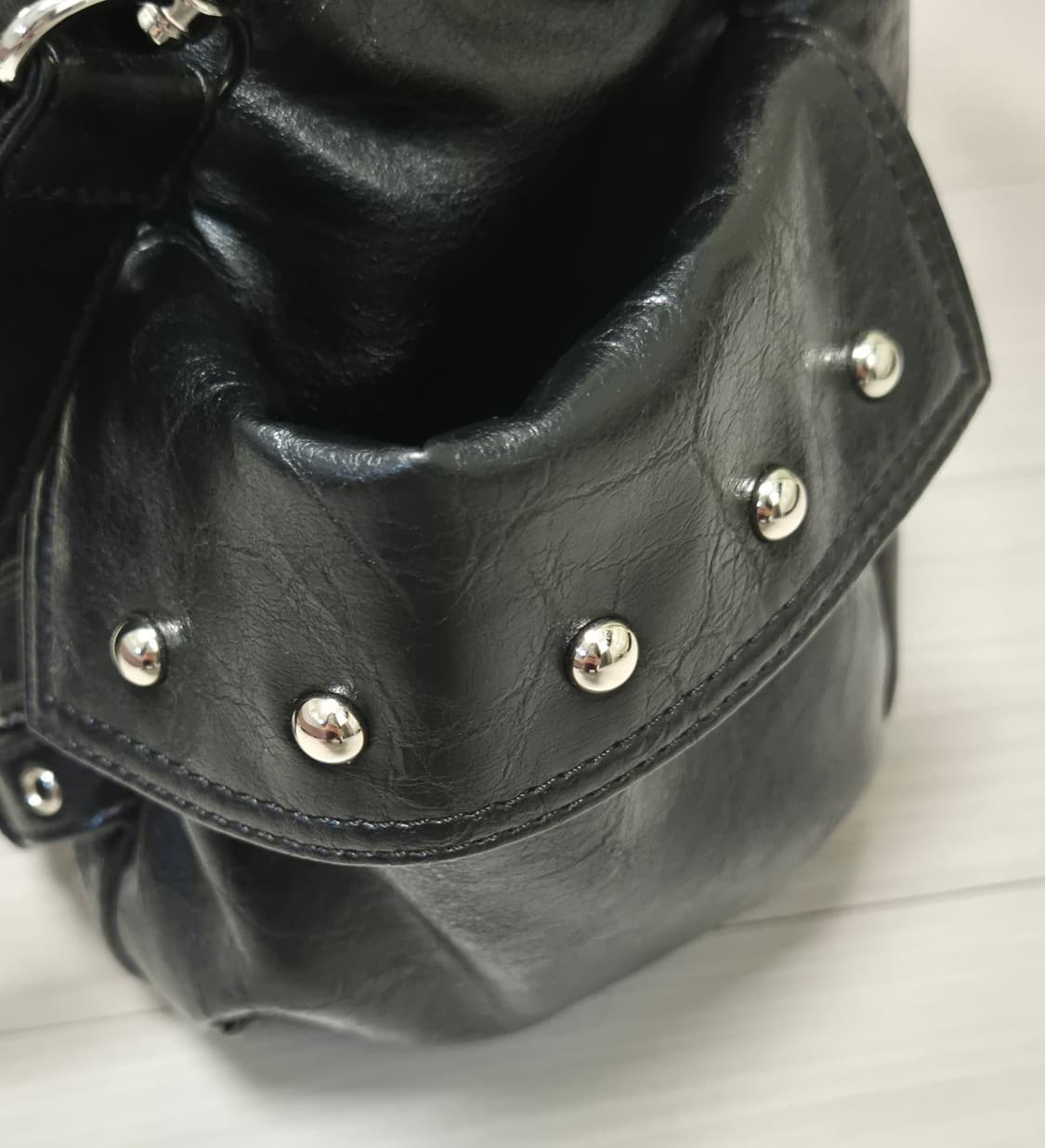다이닛 STUD POCKET BIG BAG IN BLACK 상품이미지5