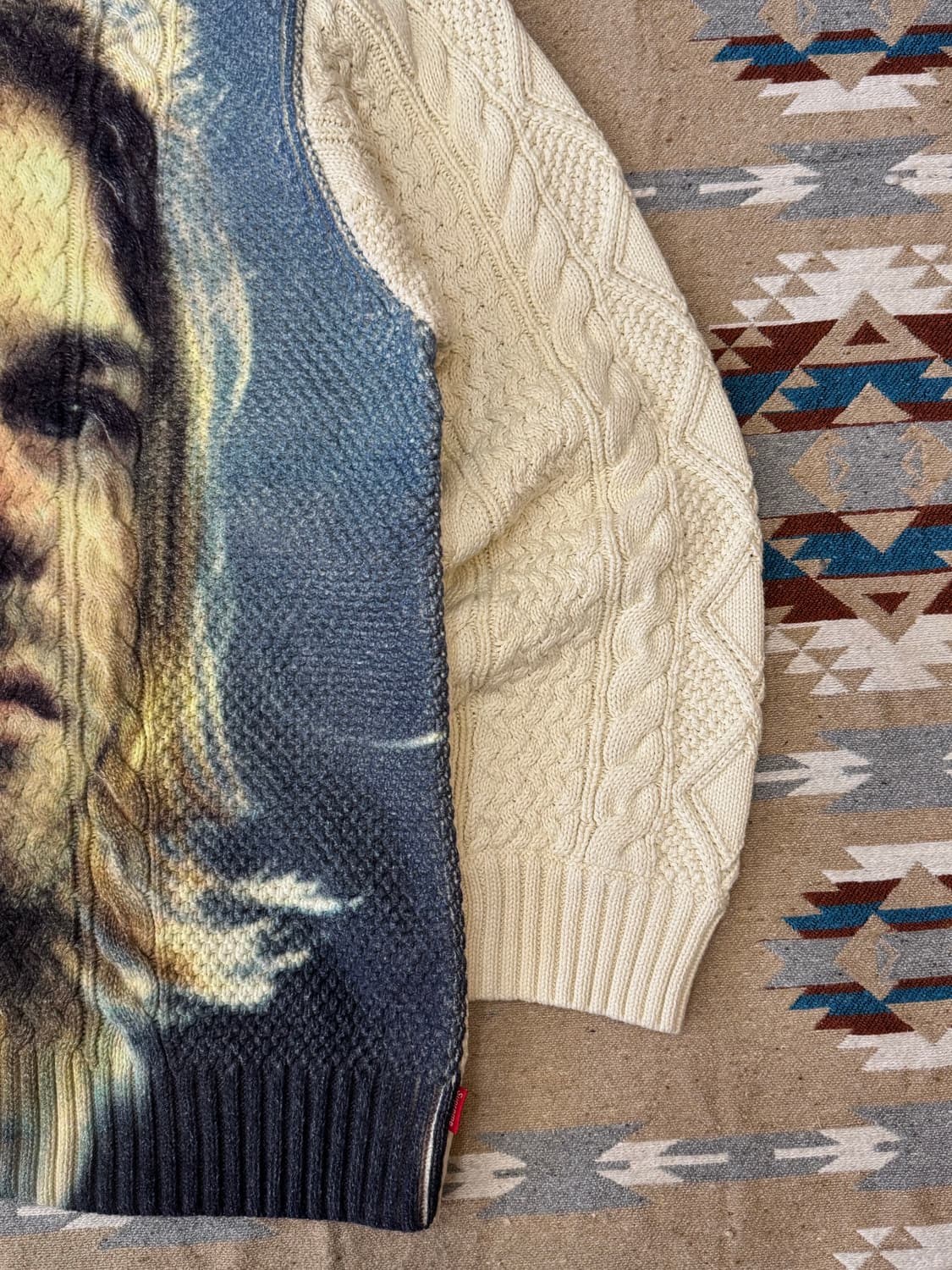 [L] 슈프림 커트 코베인 스웨터 화이트 - 23SS 상품이미지4