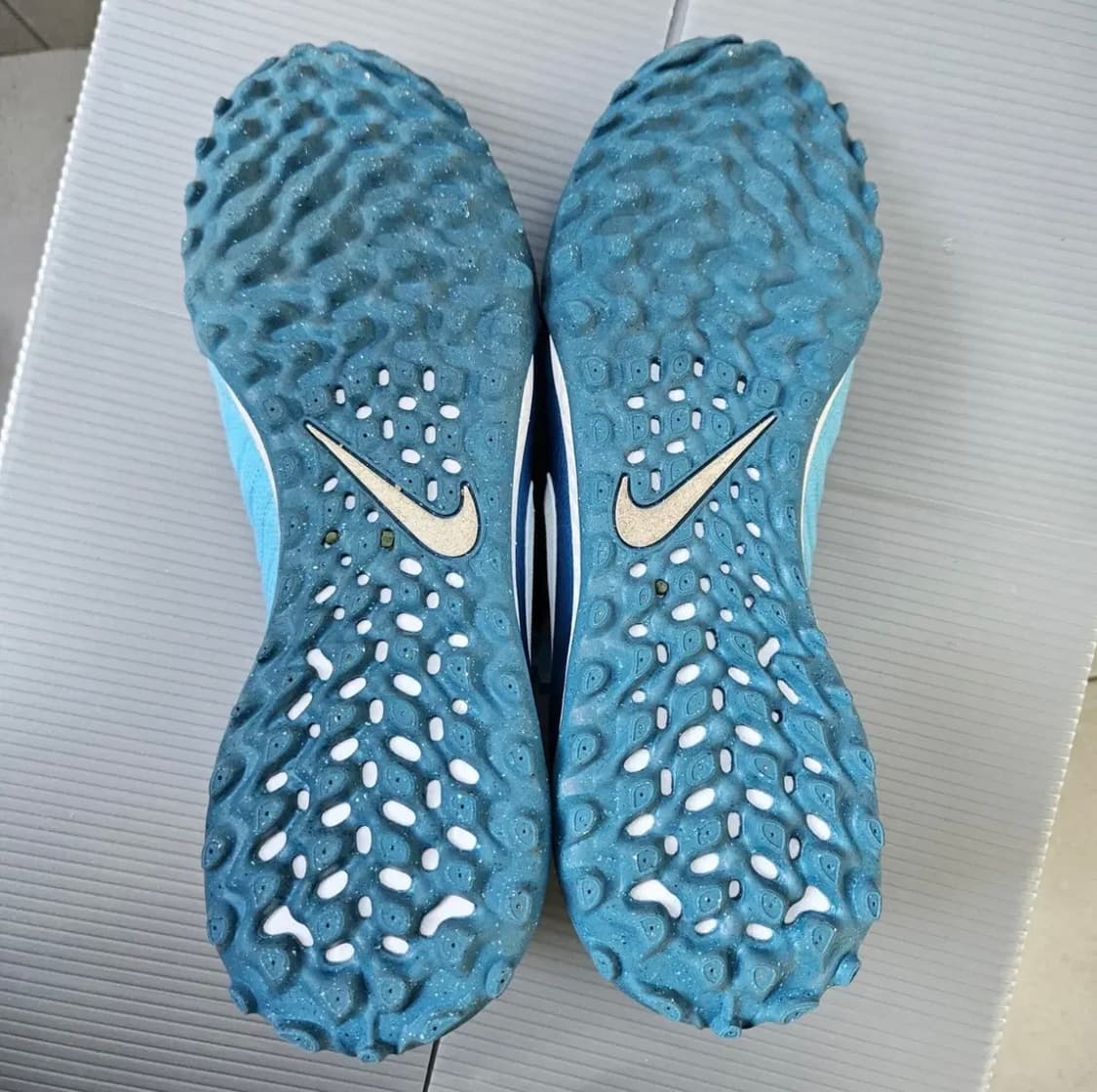 나이키 풋살화 팬텀GX2 프로 TF 270 상품이미지5