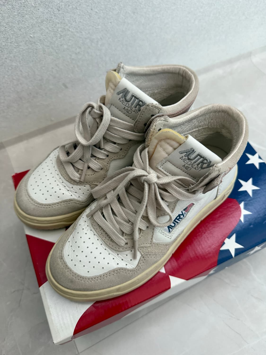 정품 오트리 Autry Medallist 운동화 35사이즈 상품이미지1