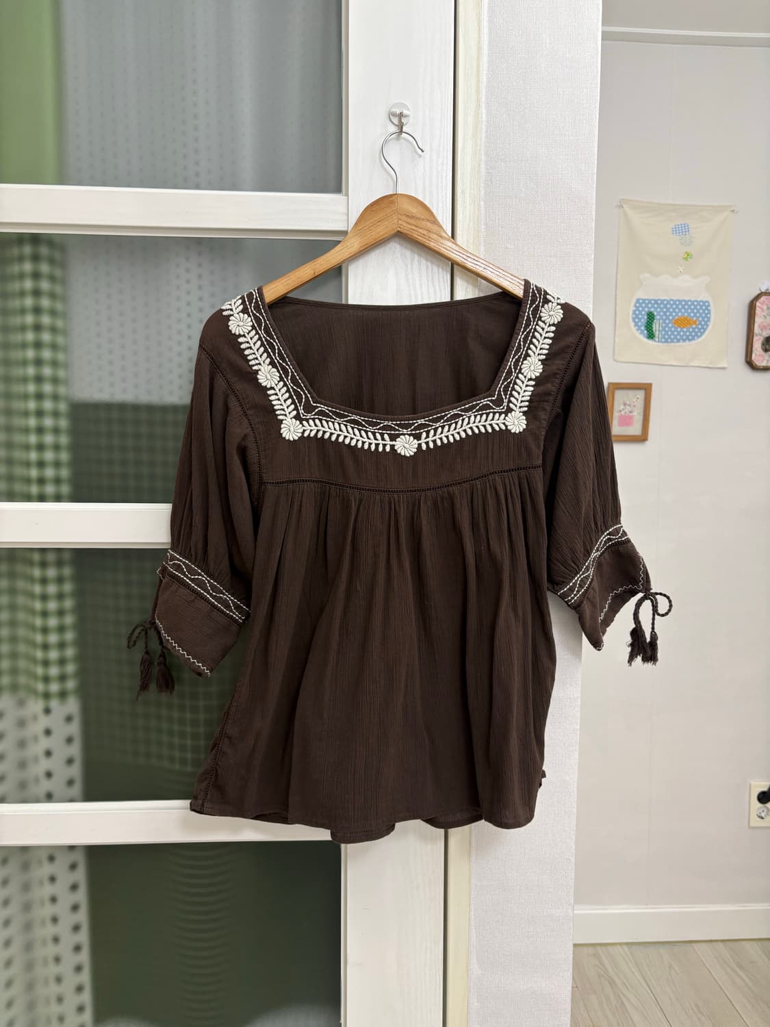 브라운 자수 블라우스 상품이미지1