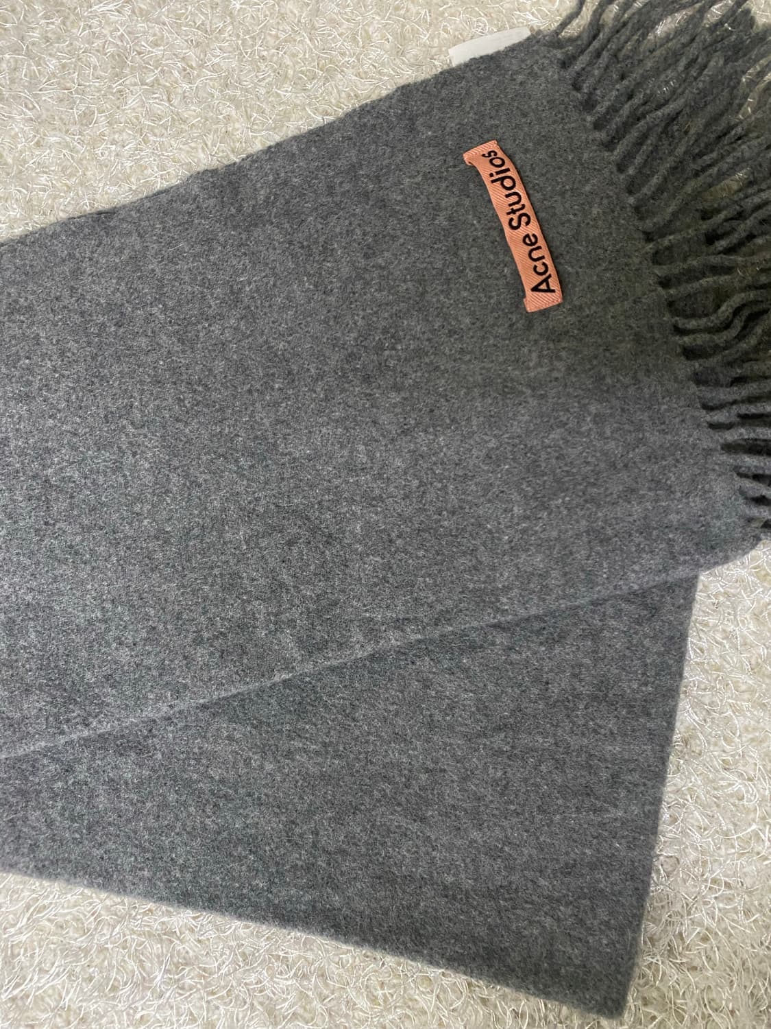 아크네스튜디오 머플러 상품이미지1