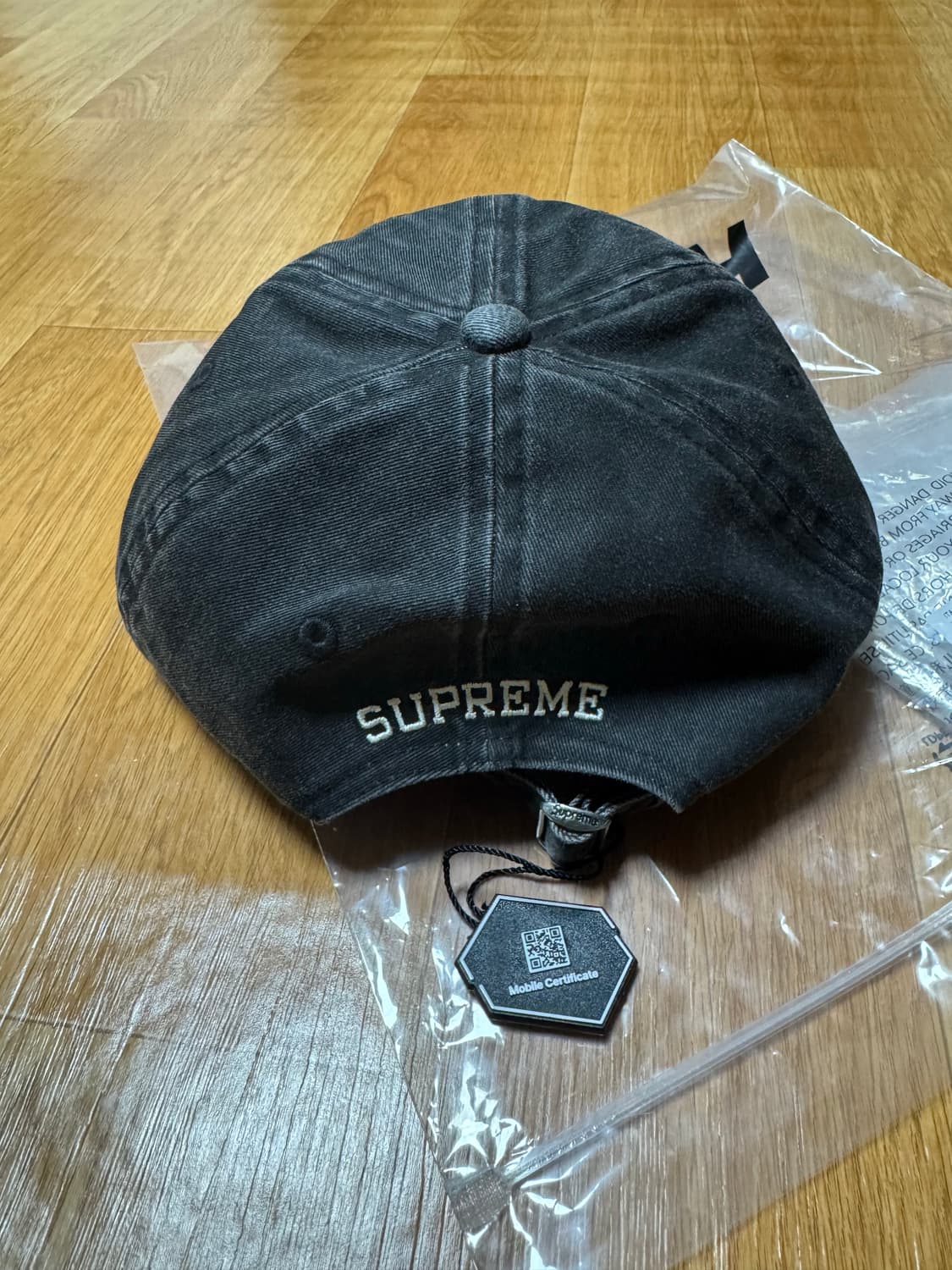 슈프림 이탈리아 6-패널 블랙 - 25FW 상품이미지2