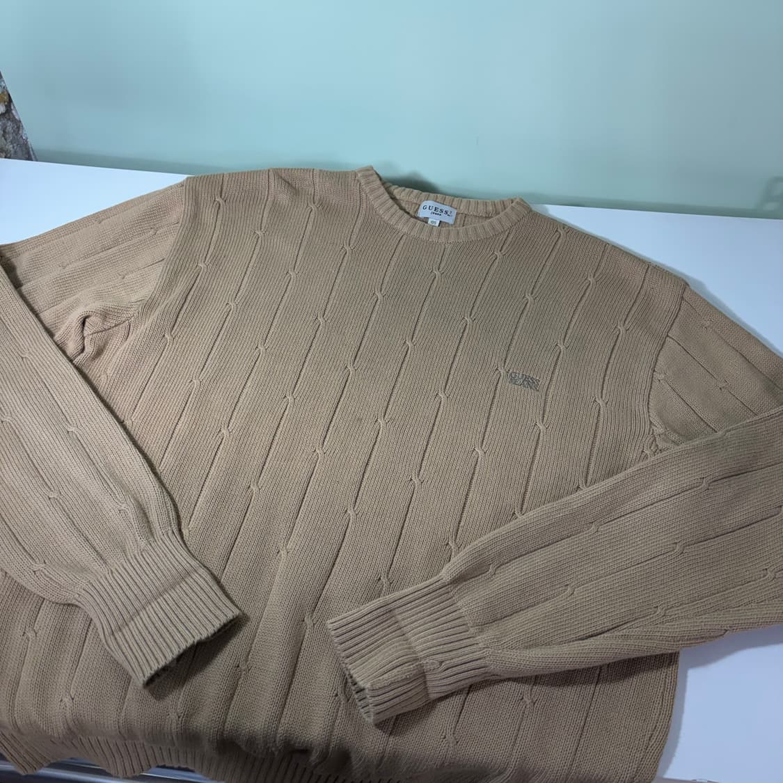 105 게스 베이지 꽈배기니트 상품이미지3