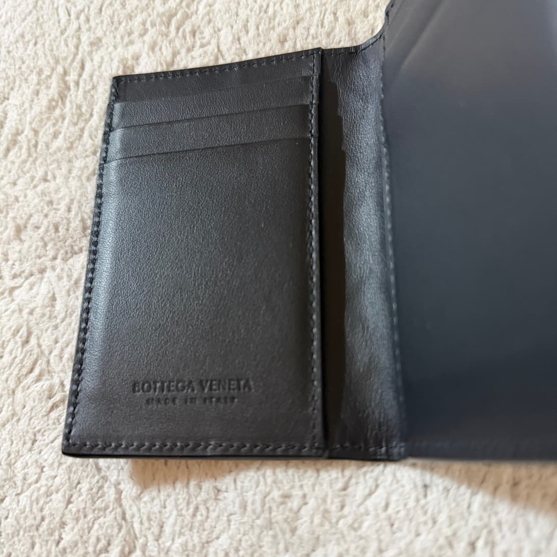 [OS] 25FW 보테가베네타 인트레치아토 플랩 카드지갑 케이스 상품이미지4