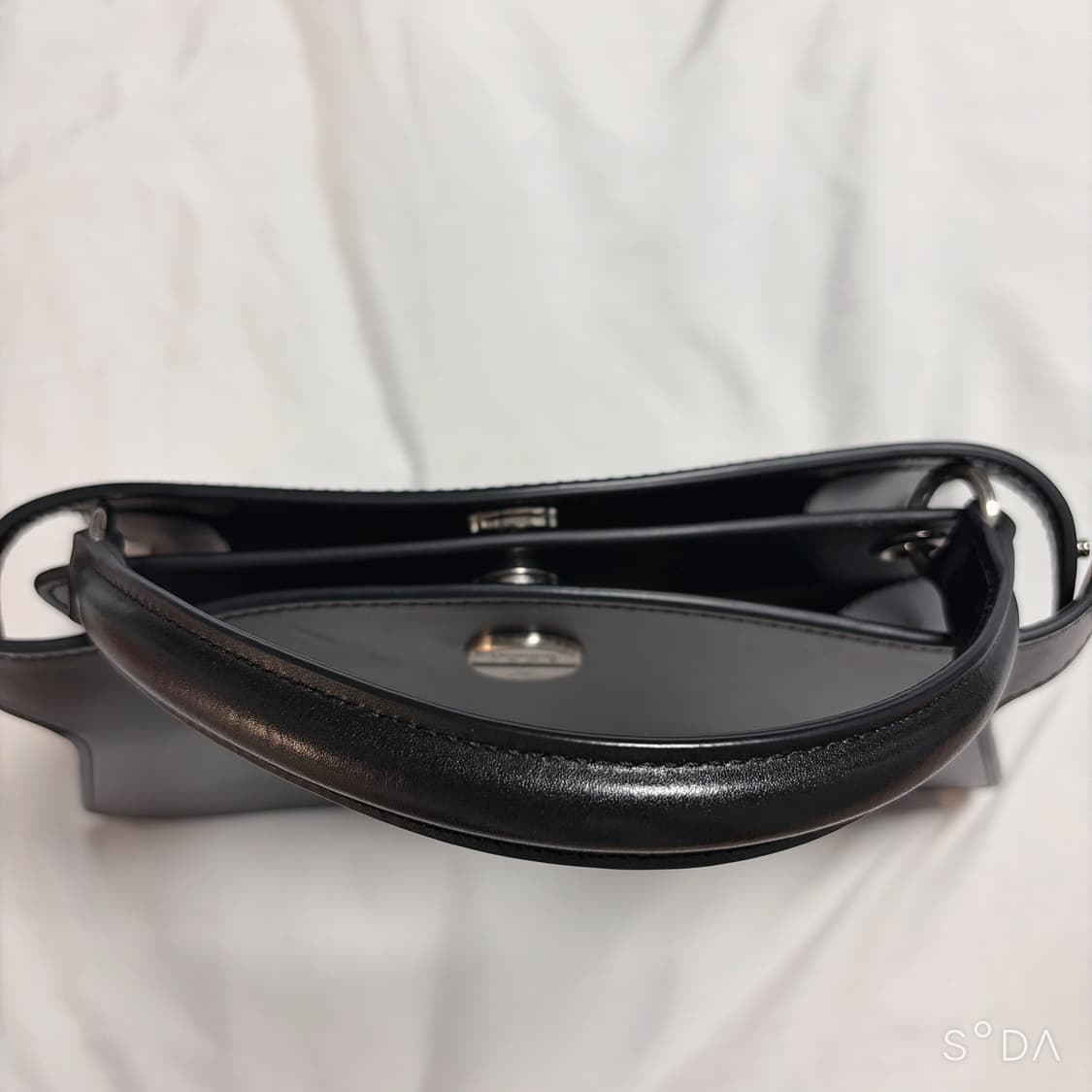 리멤버제인 트라페즈 크로스백 상품이미지3