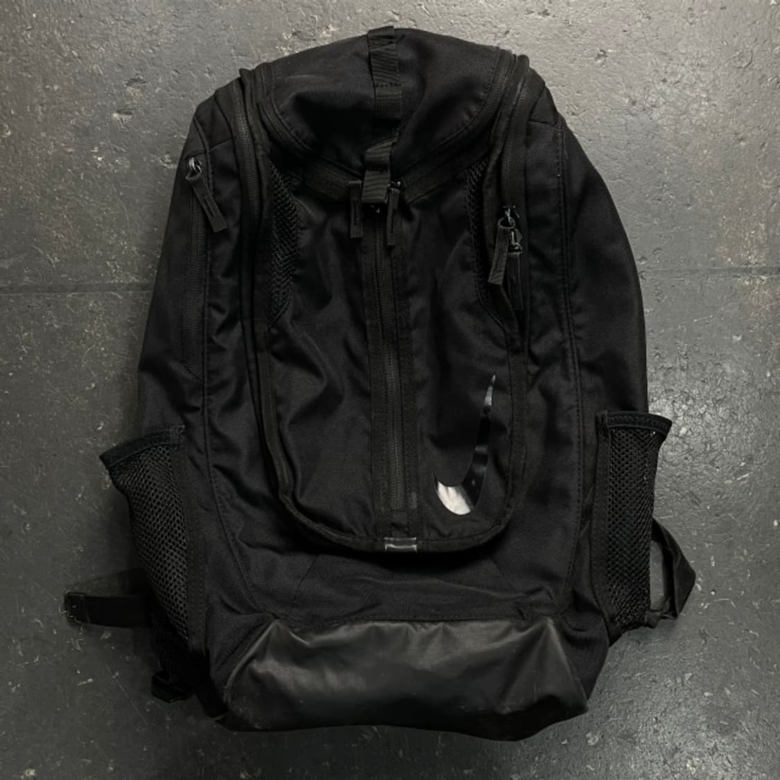 나이키 풋볼 쉴드 백팩 상품이미지1