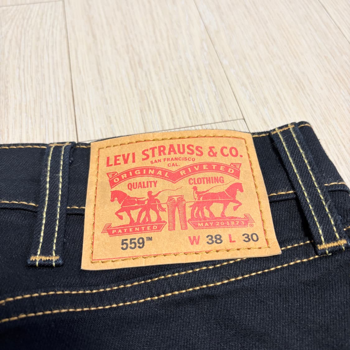 W38) Levi’s 559 다크인디고 오렌지 스티치 스트레이트 데님 팬 상품이미지3