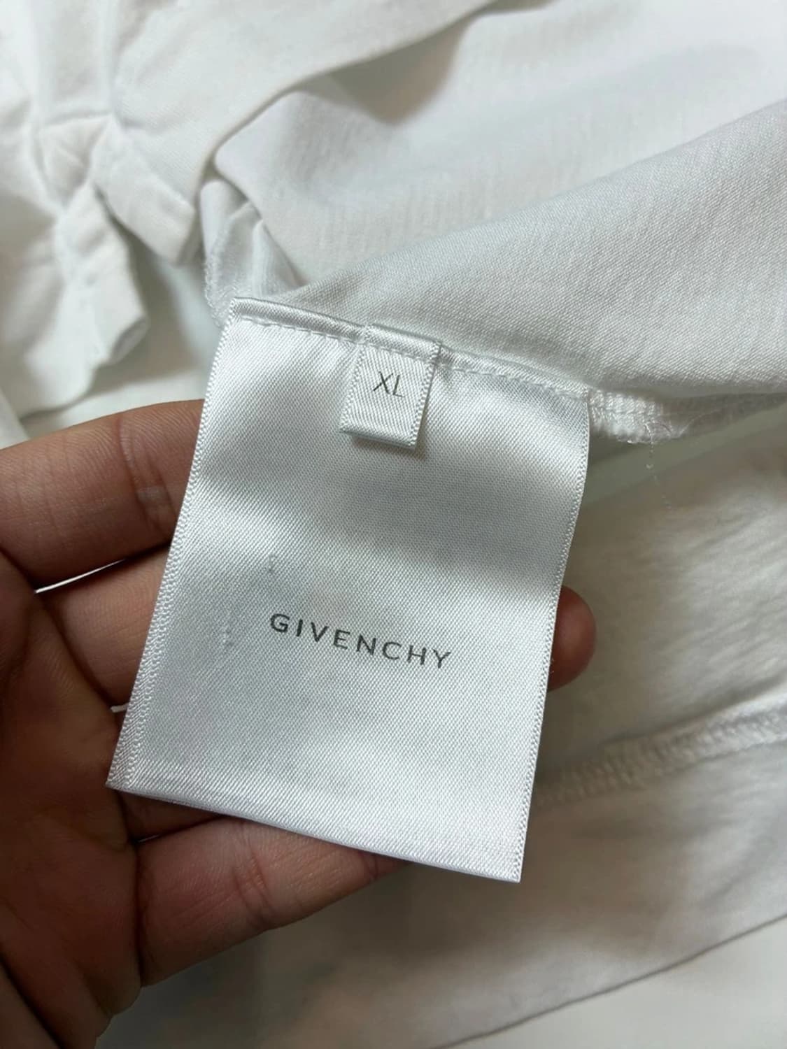 지방시 4G 자수 로고 코튼 슬림핏 반팔 티셔츠 PN9095 상품이미지9