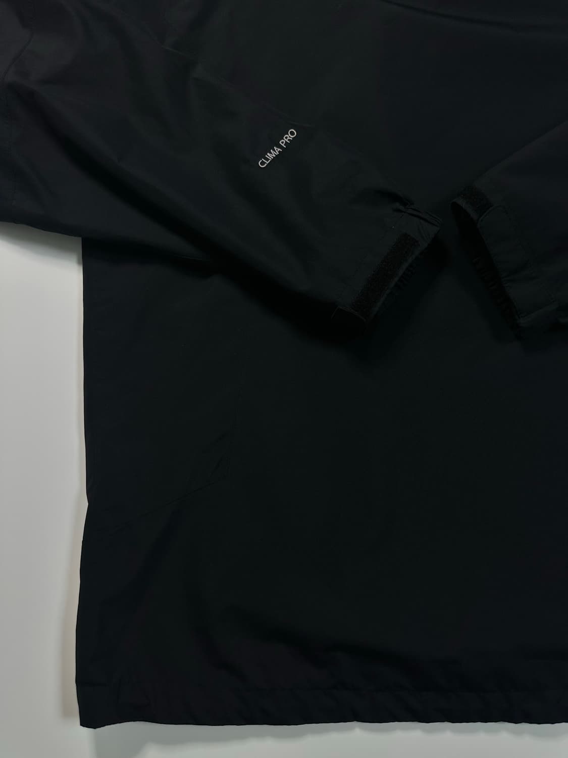 살로몬 구형로고 블랙 바람막이 자켓 상품이미지8