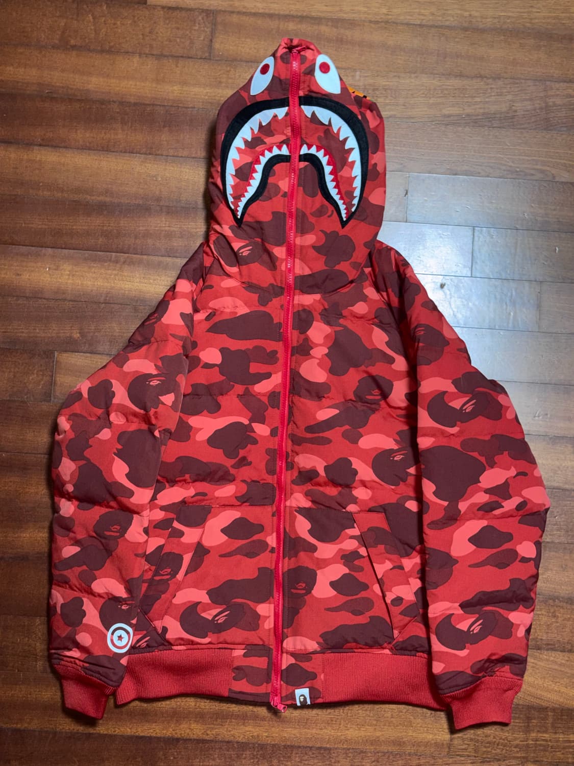 베이프 샤크 적계 패딩 상품이미지1