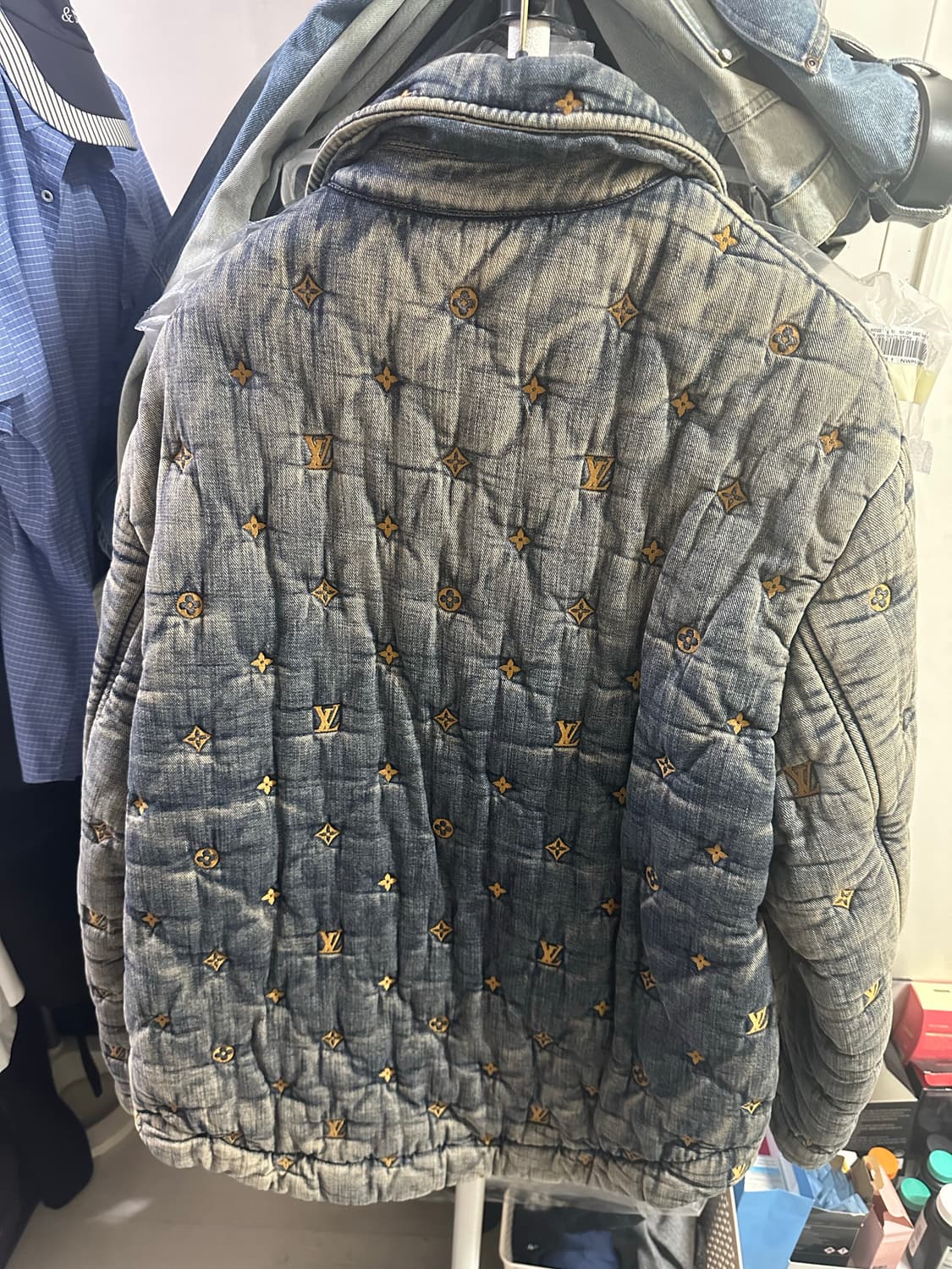 [L] 루이비통 컬렉션라인 퍼렐 청패딩 상품이미지7