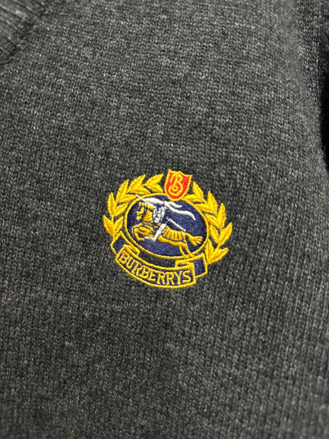 버버리 아카이브 기사로고 V넥니트100사이즈 상품이미지5