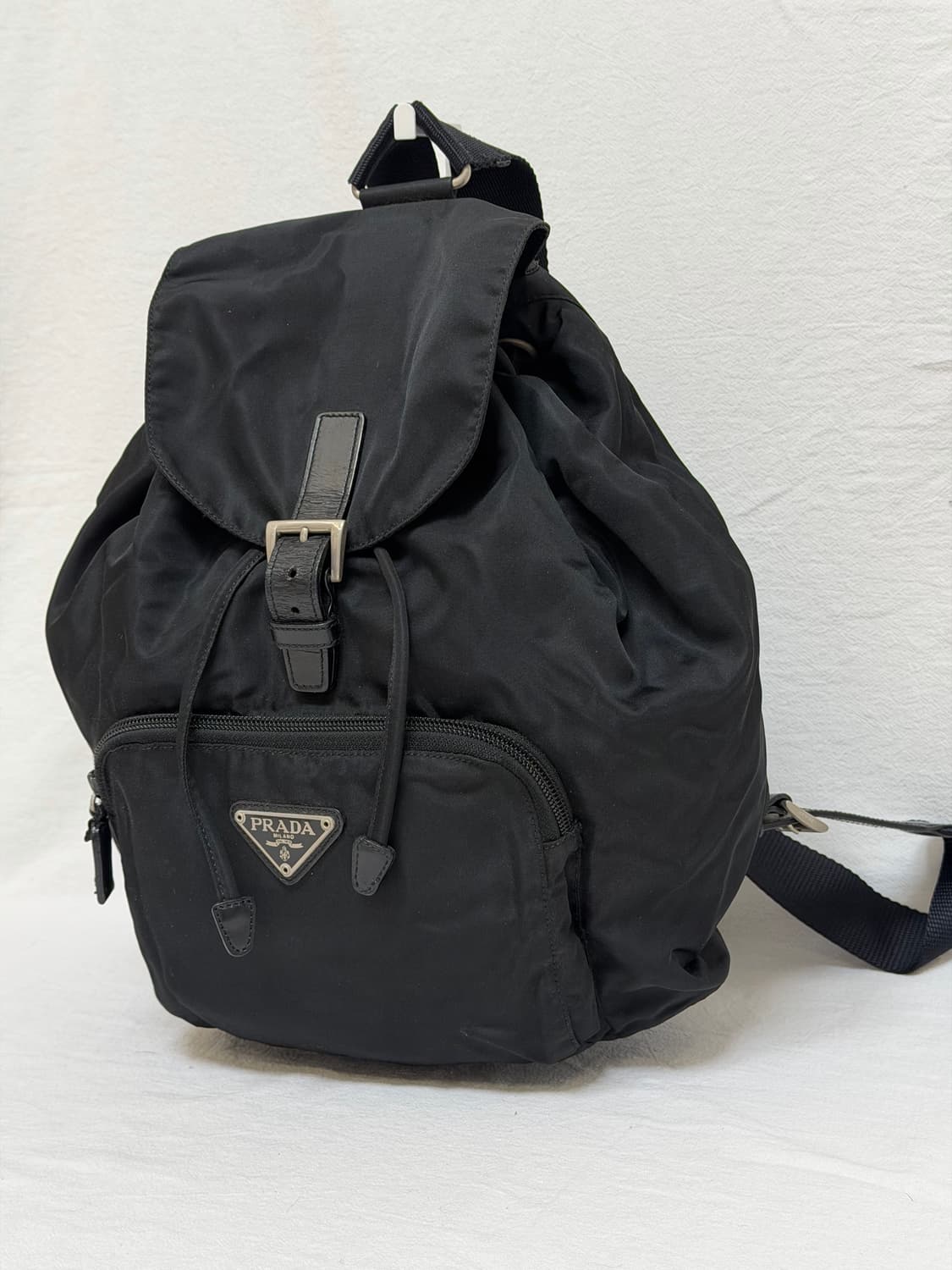정품 프라다 포코노 나일론 원포켓 백팩 미디움 블랙 상품이미지3