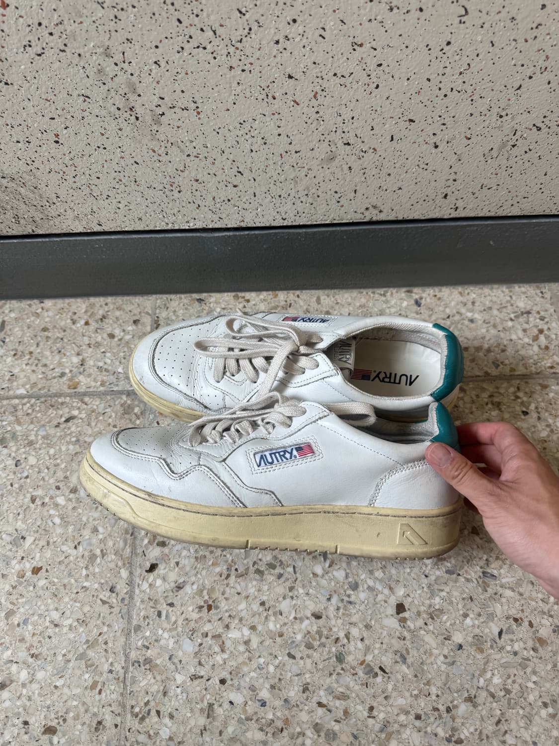 오트리 메달리스트 42size🔥(265-270) 상품이미지1