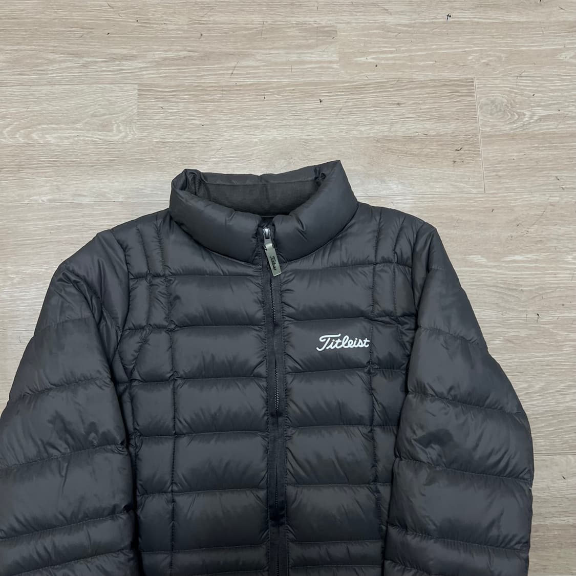 타이틀리스트 여성 덕다운 스탠드넥 경량패딩 점퍼 [차콜] M/95 상품이미지2