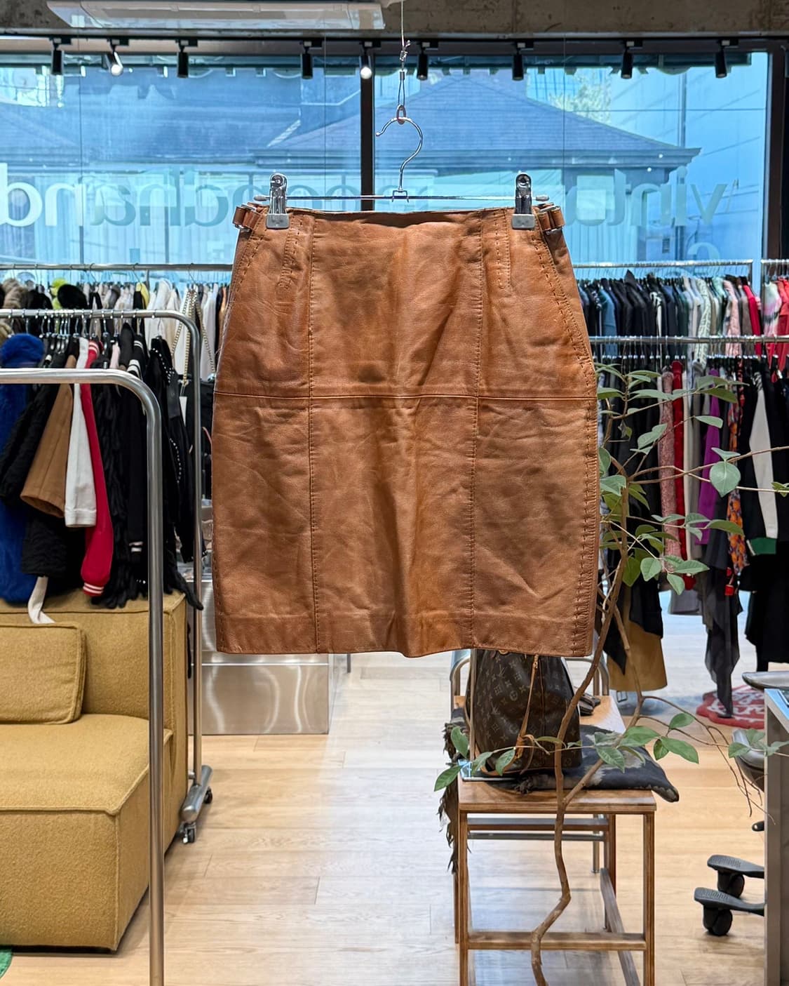 잔프랑코 페레 브라운 레더 미니스커트  상품이미지1