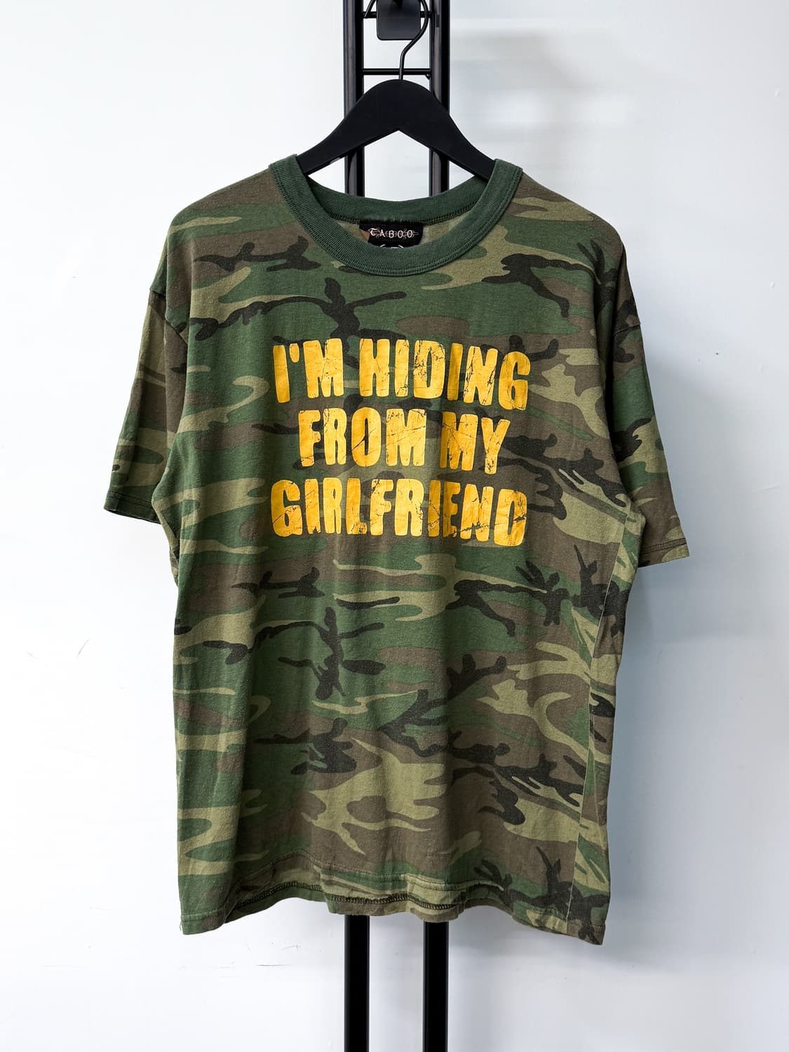 Taboo 아임 하이딩 프롬 마이 걸프렌드 티 상품이미지2