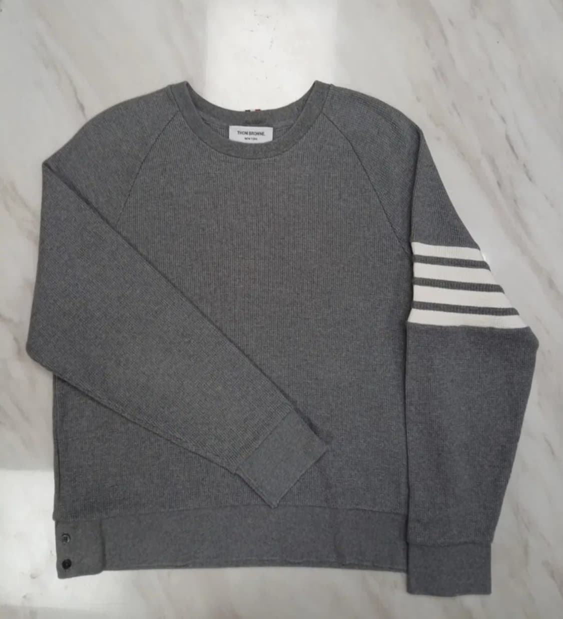 [신형 새상품급] 톰브라운 사선완장 니트 4 사이즈  상품이미지1