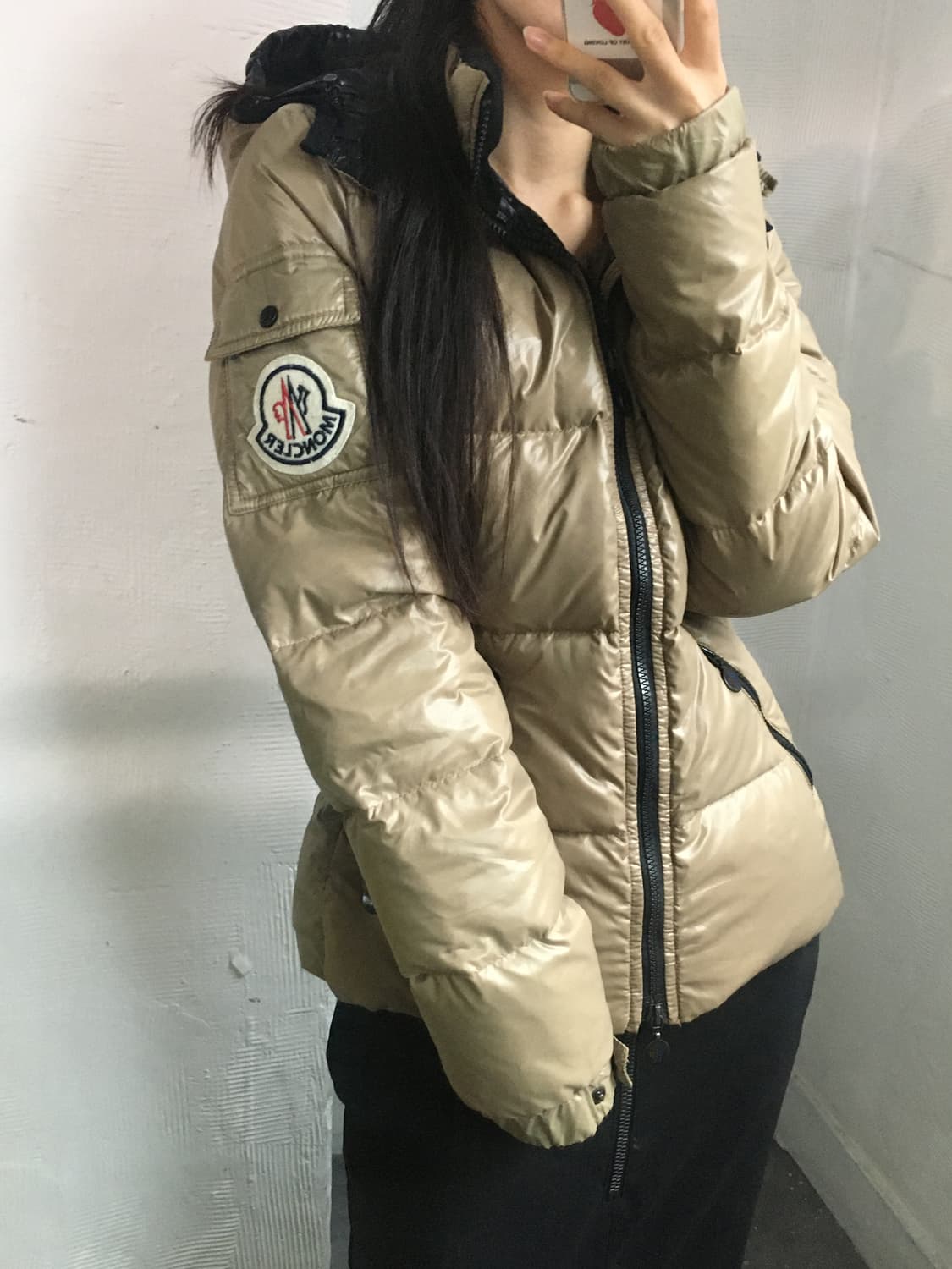 Moncler 몽클레어 베이지컬러 덕다운 패딩 자켓 상품이미지1