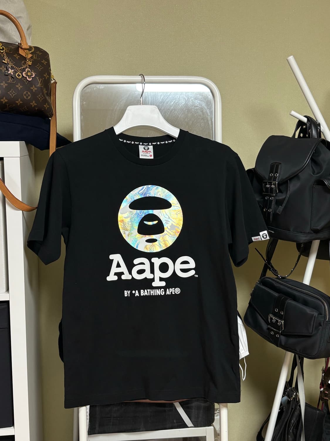 에이프 베이프 홀로그램 티셔츠  상품이미지3