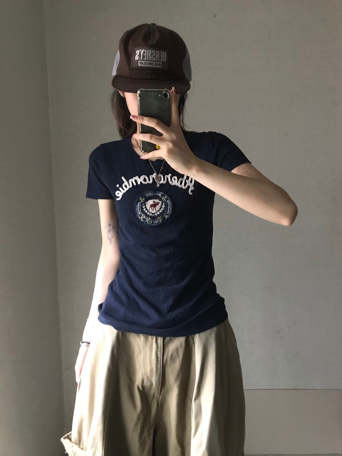 아베크롬비 네이비 슬림핏 반팔티셔츠 상품이미지1