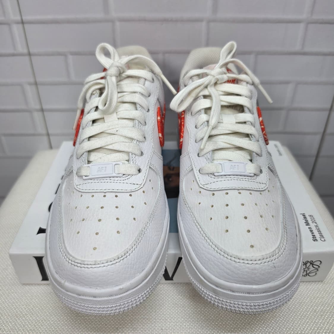 나이키 에어포스 1 로우 오렌지 페이즐리 스니커즈 운동화 240사이즈 상품이미지4