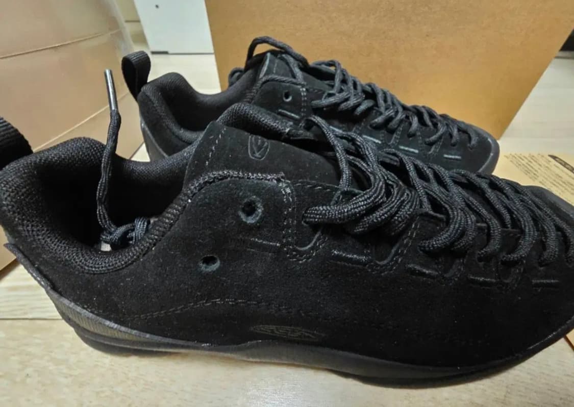 킨 KEEN 재스퍼 스웨이드 블랙 스니커즈 상품이미지2