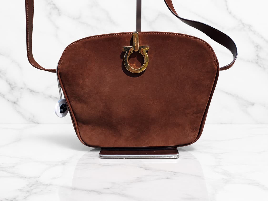 Ferragamo 2000's 페라가모 간치니 스웨이드 숄더백 상품이미지1