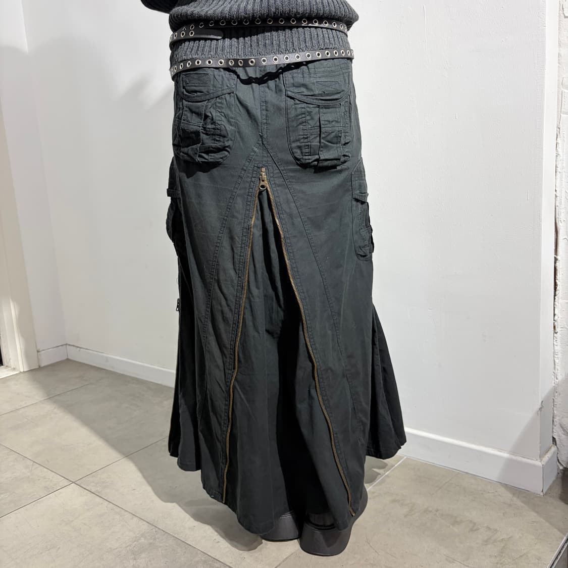 고아맛 goa 지퍼 디테일 카고 스커트 상품이미지7