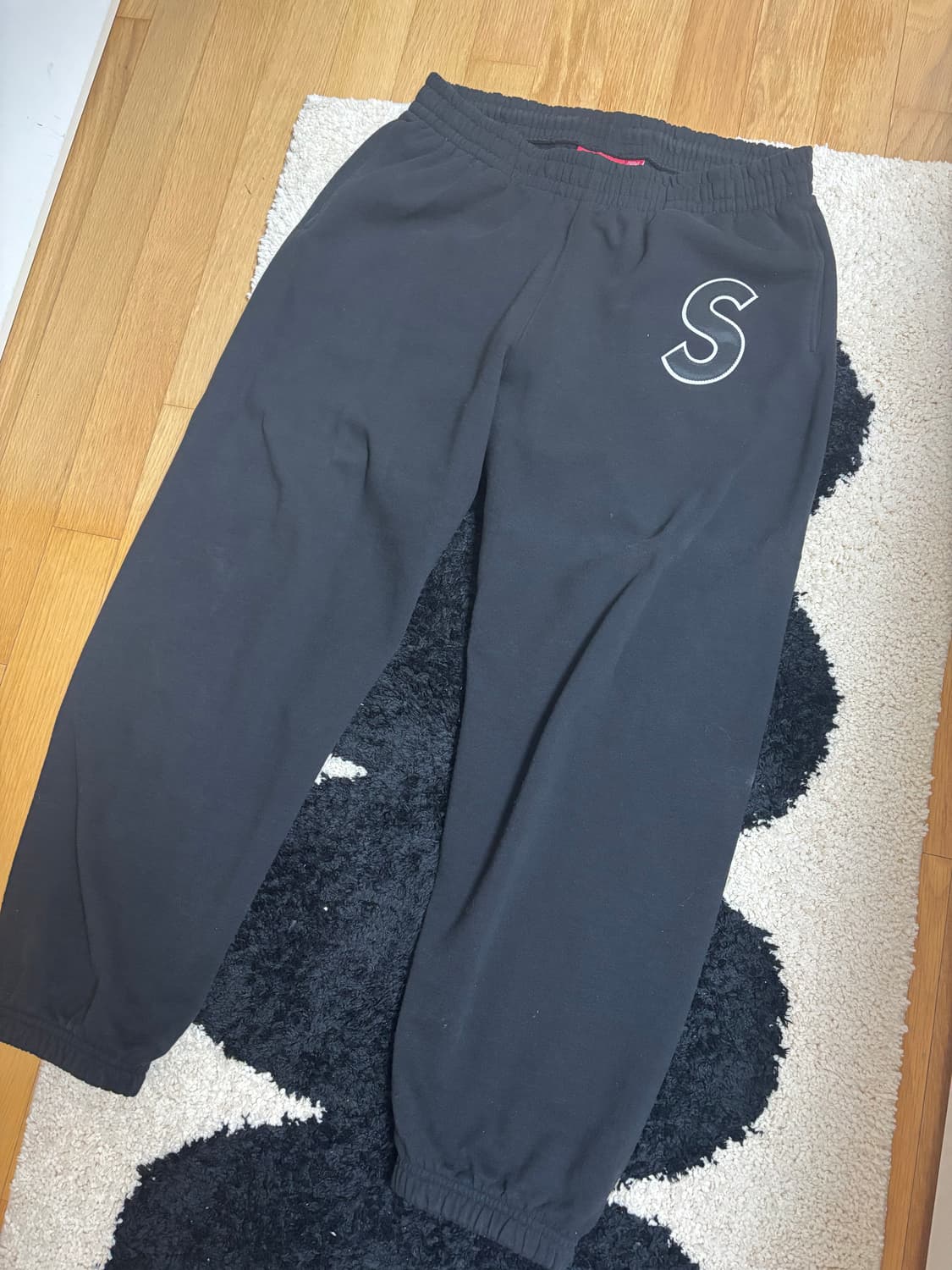 슈프림 S로고 스웻팬츠 25SS L사이즈 판매합니다 상품이미지1