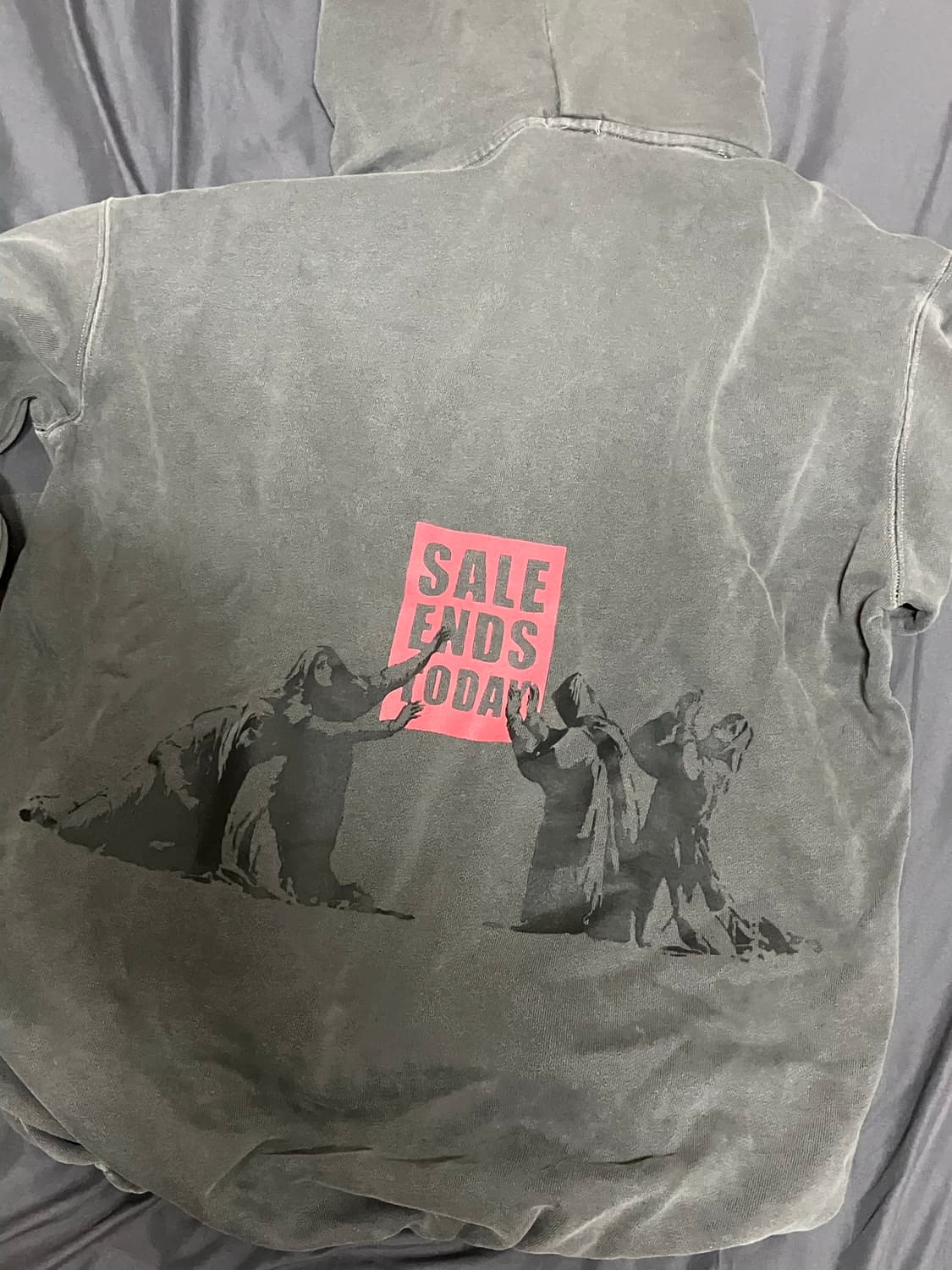 Banksy pigment hoodie 상품이미지4