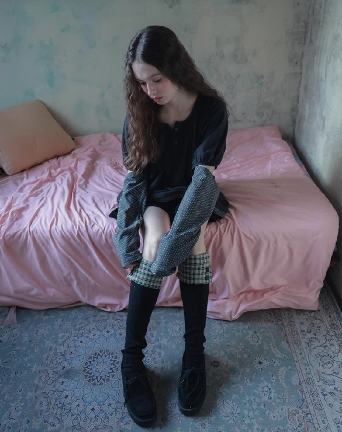 Back ribbon flare top / charcoal 상품이미지6