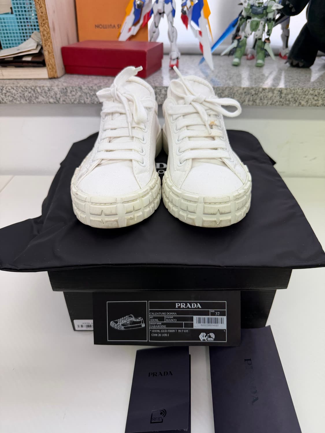 정품) 프라다 개버딘 스니커즈 화이트 37 풀구성 상품이미지1