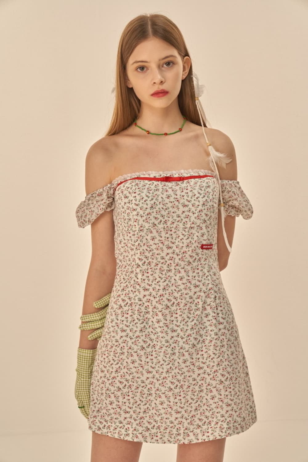 오드원아웃 화이트 플라워 미니 원피스 상품이미지1