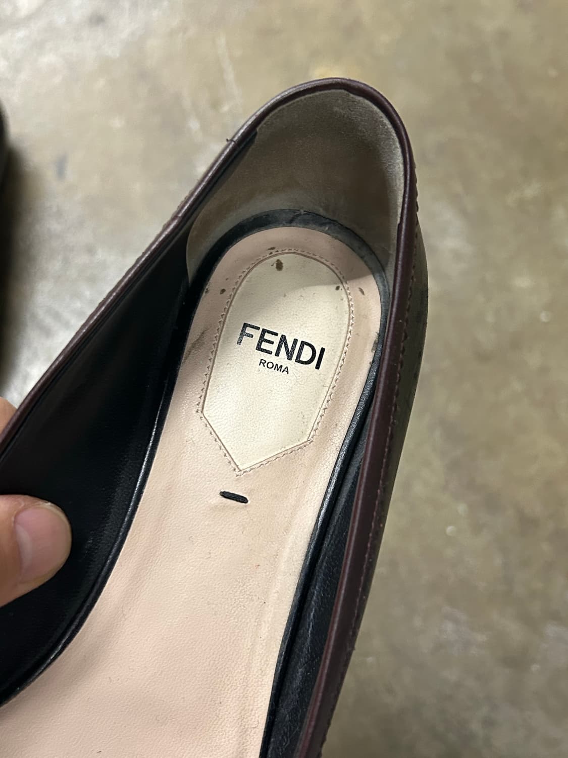 펜디 Fendi Studded Face Skimmer Flat 구두 상품이미지8