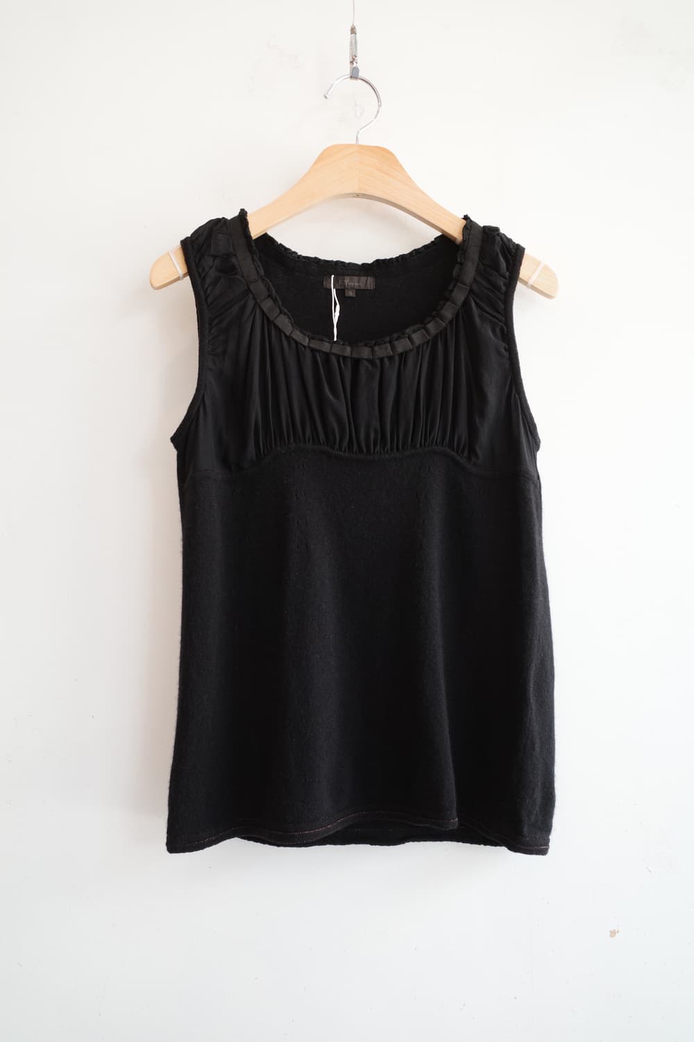 K.T 슬리브리스 니트 탑  상품이미지1