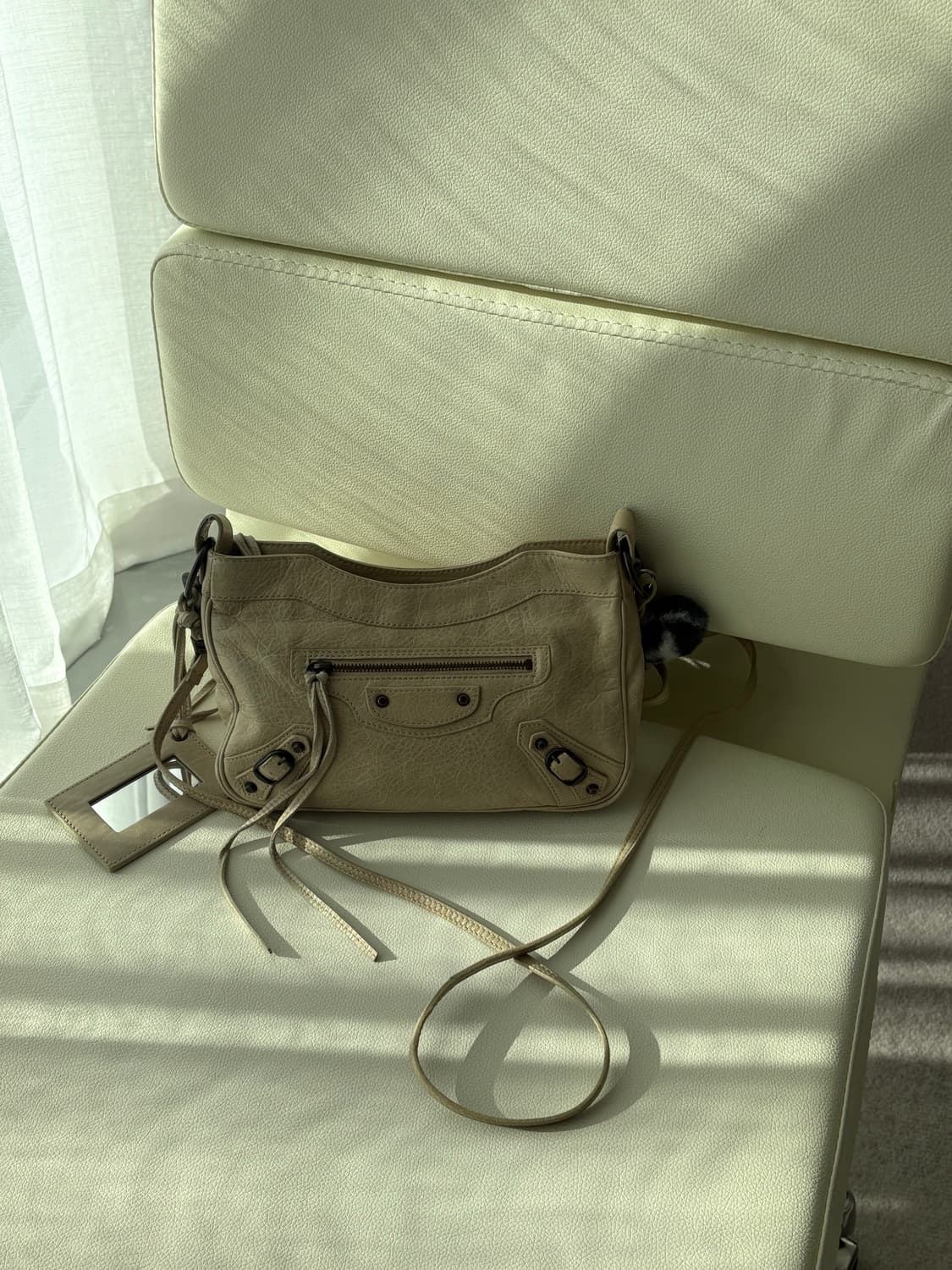 BALENCIAGA 발렌시아가 힙 숄더백 - ivory 상품이미지2