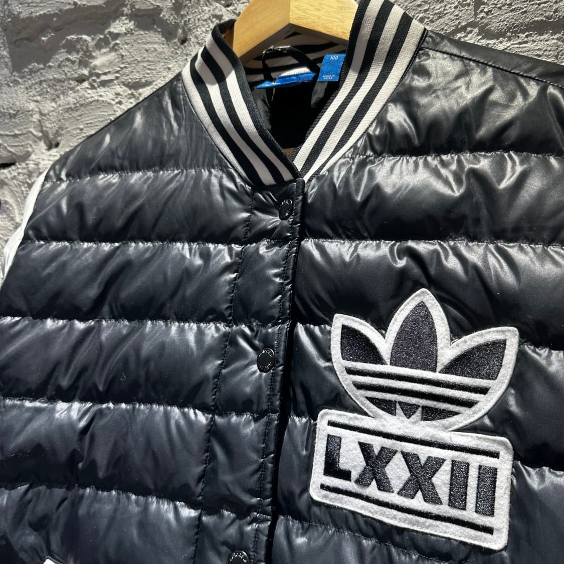 아디다스 우먼 푸퍼 바시티 자켓  상품이미지2