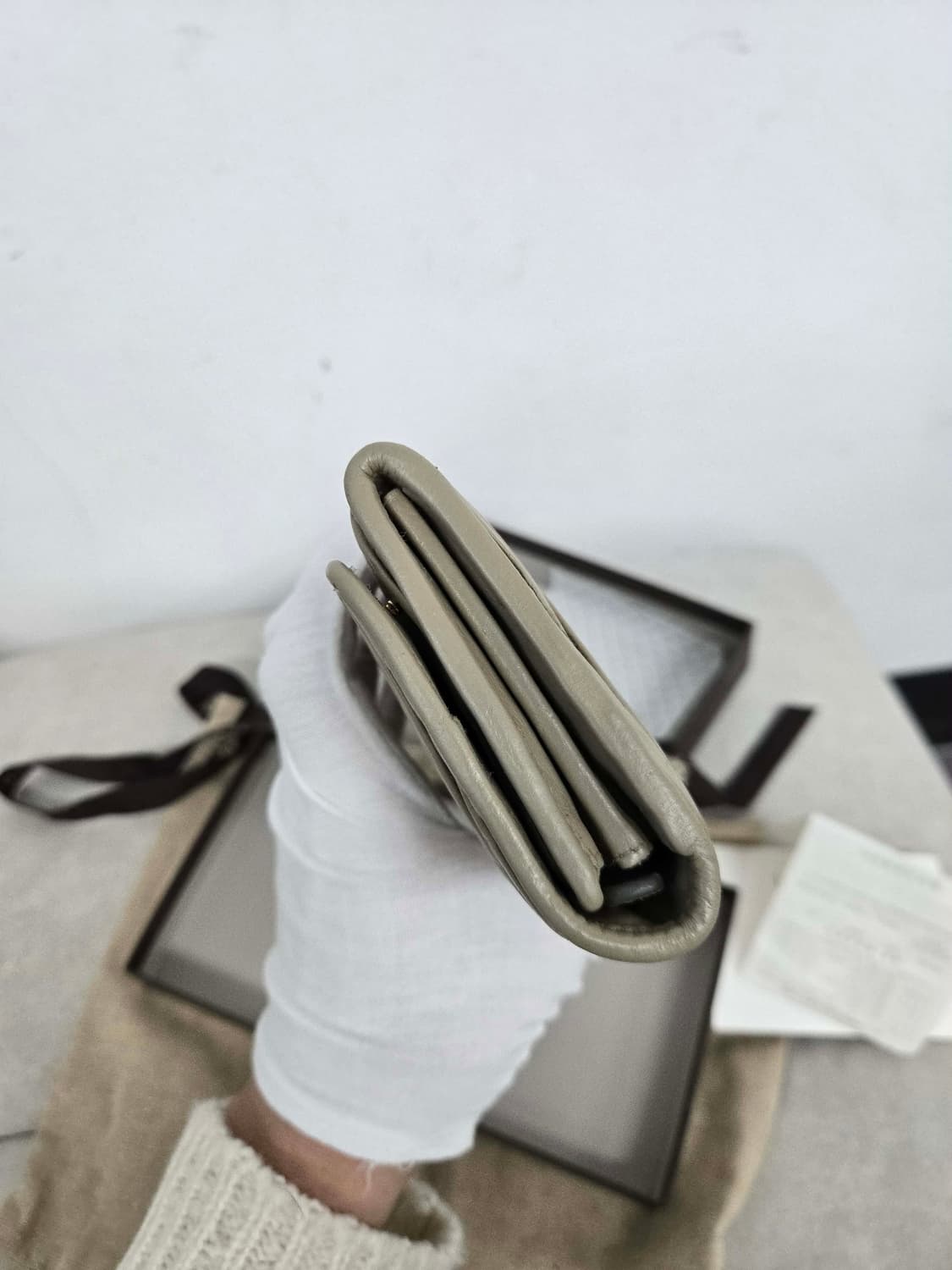 [보증서 정품] 미우미우 마테라쎄 장지갑 상품이미지5