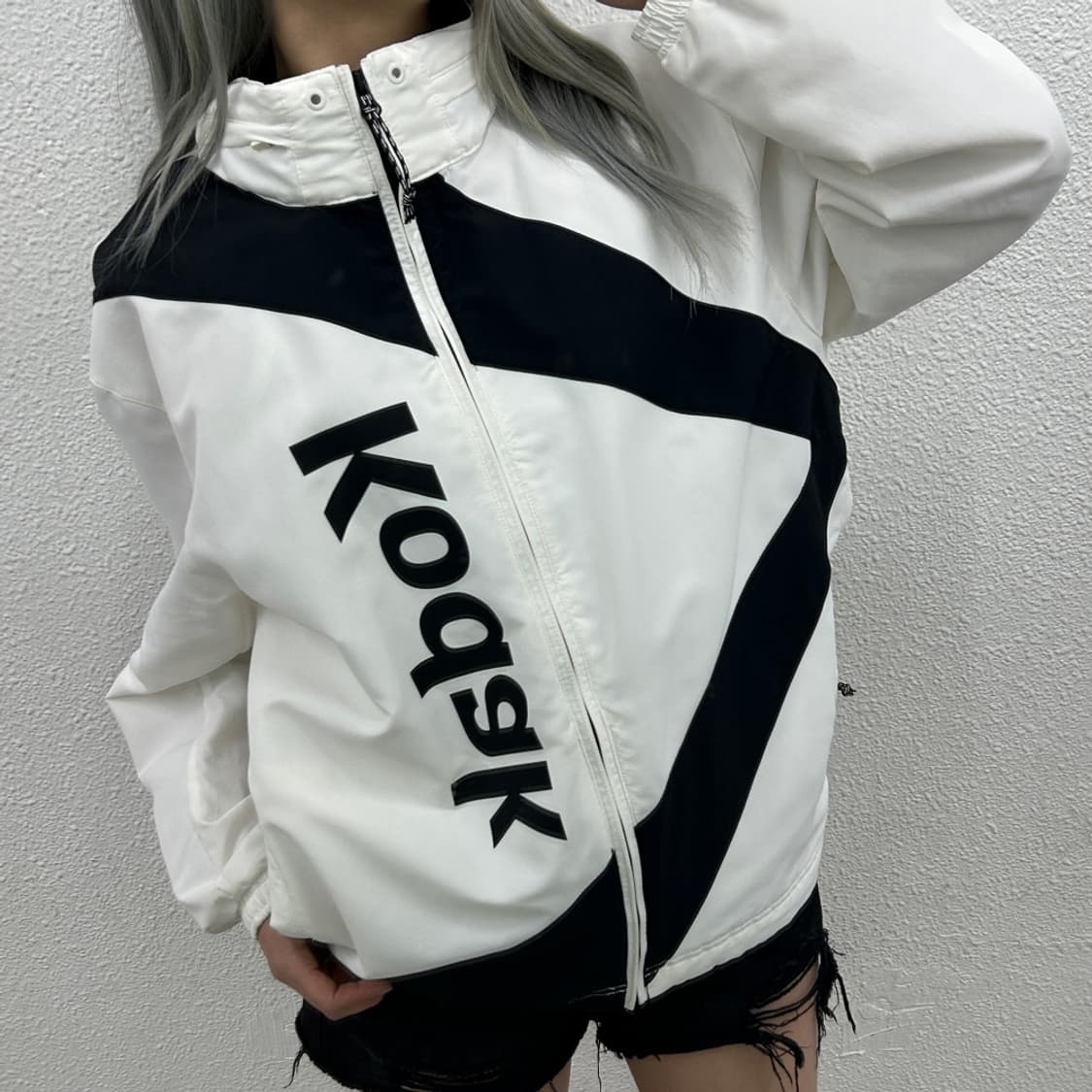 코닥 블랙 로고 화이트 바람막이 95 상품이미지2