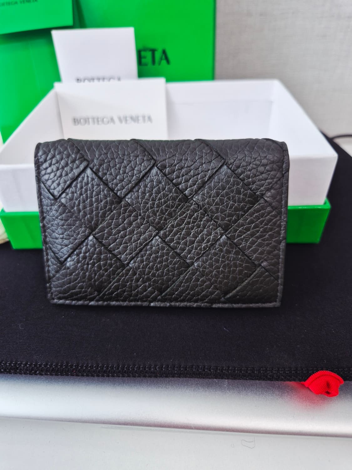 보테가베네타 인트레치아토 플랩카드지갑 상품이미지6
