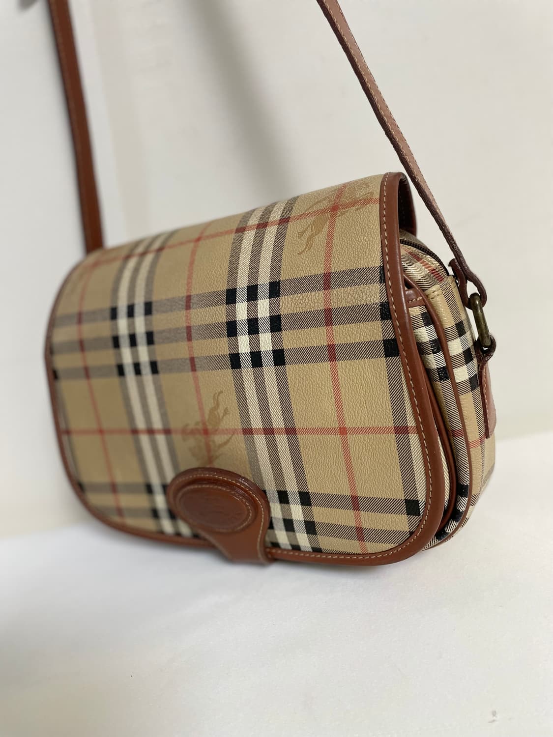버버리 정품 노바 체크 크로스백 상품이미지4