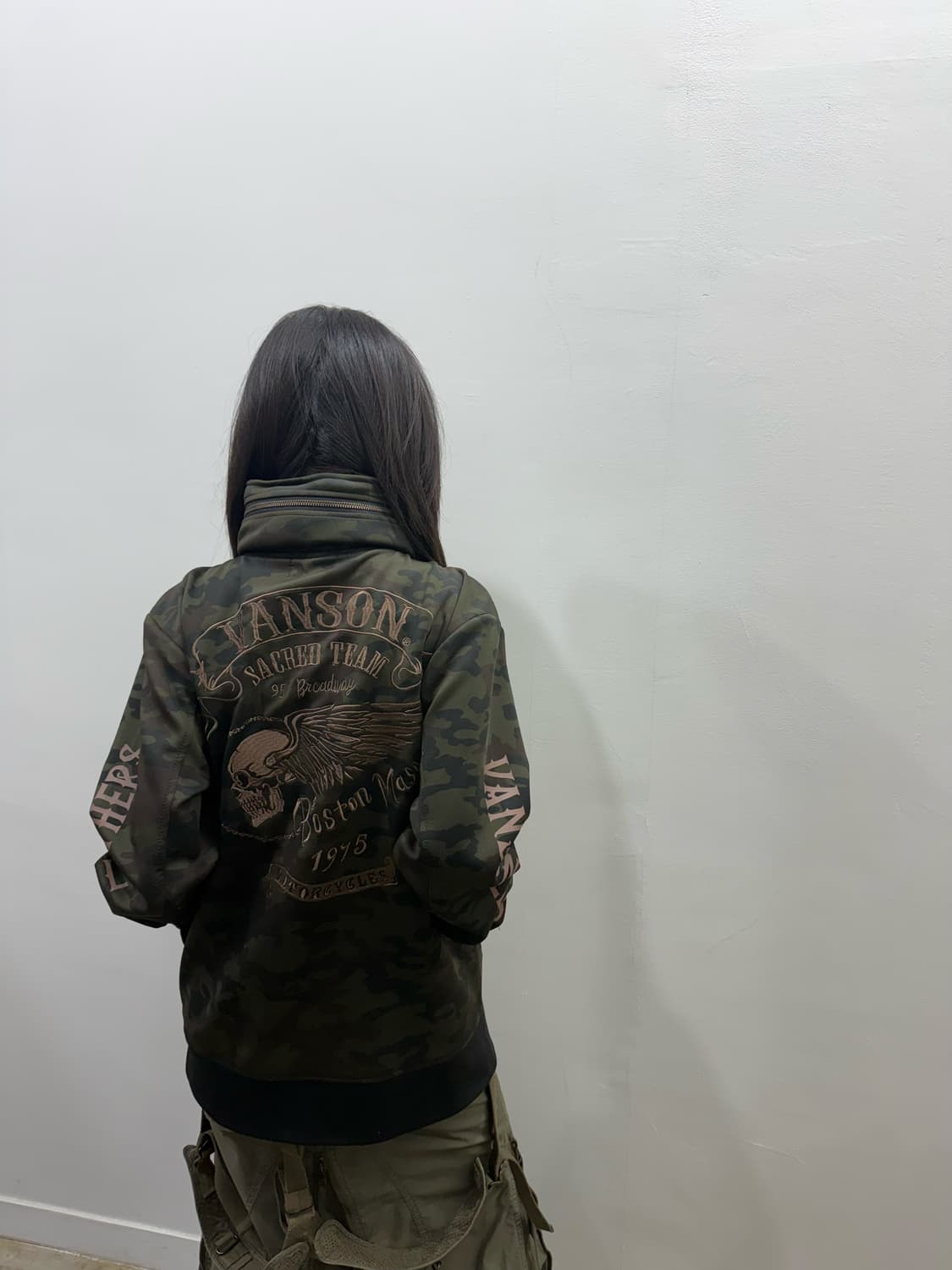 밴슨 바이커 무드 카모 패턴 오버핏 집업 상품이미지1