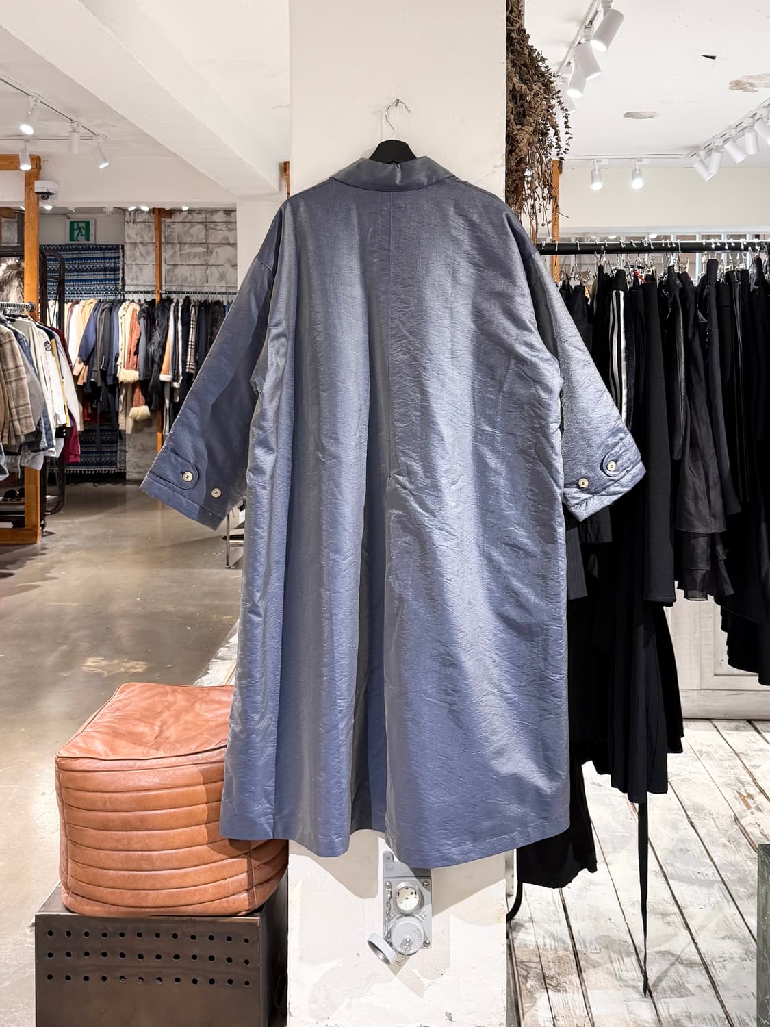 엠포리오 아르마니 블루 글로시 벨티드 패딩 롱 코트 상품이미지7