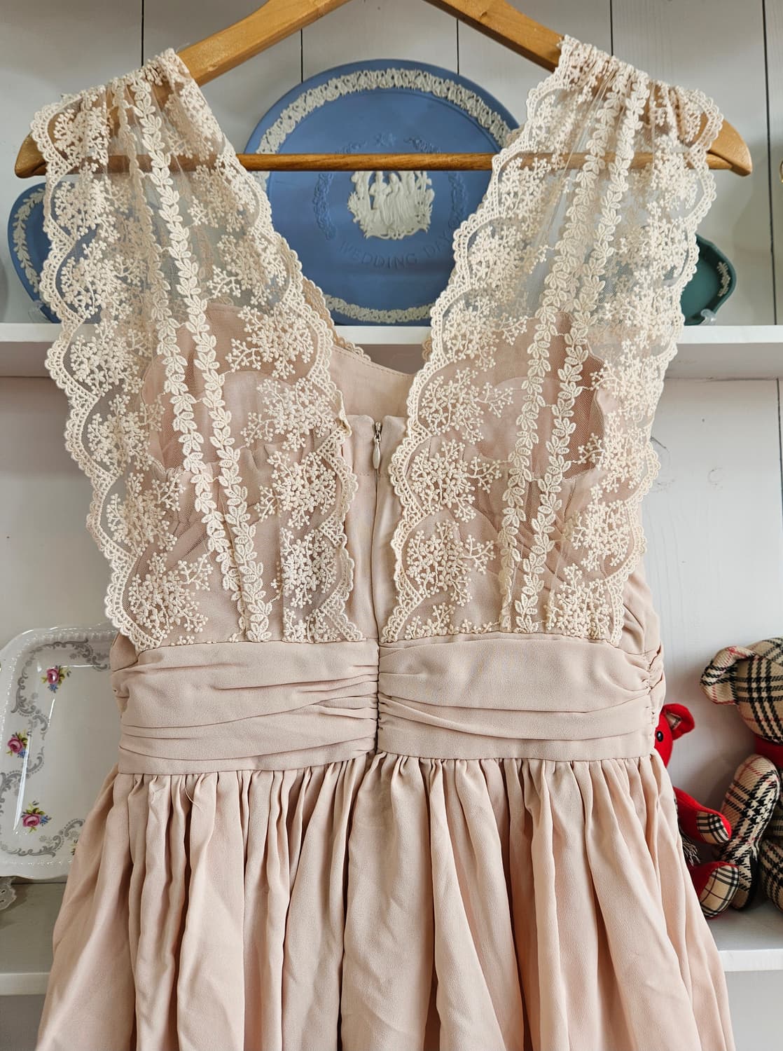 레이스 V넥 피치베이지 원피스 상품이미지6